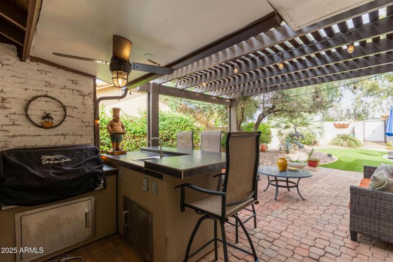 Built in BBQ/Kitchen