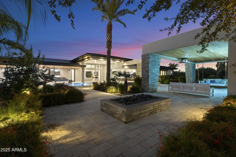 RAMADA-128-104744809