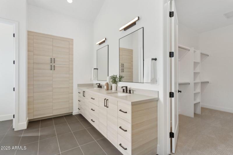 21-web-or-mls-6329-n-10th-dr