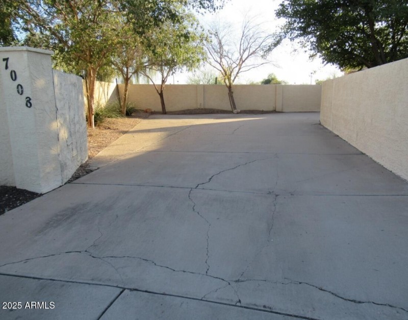 longdriveway