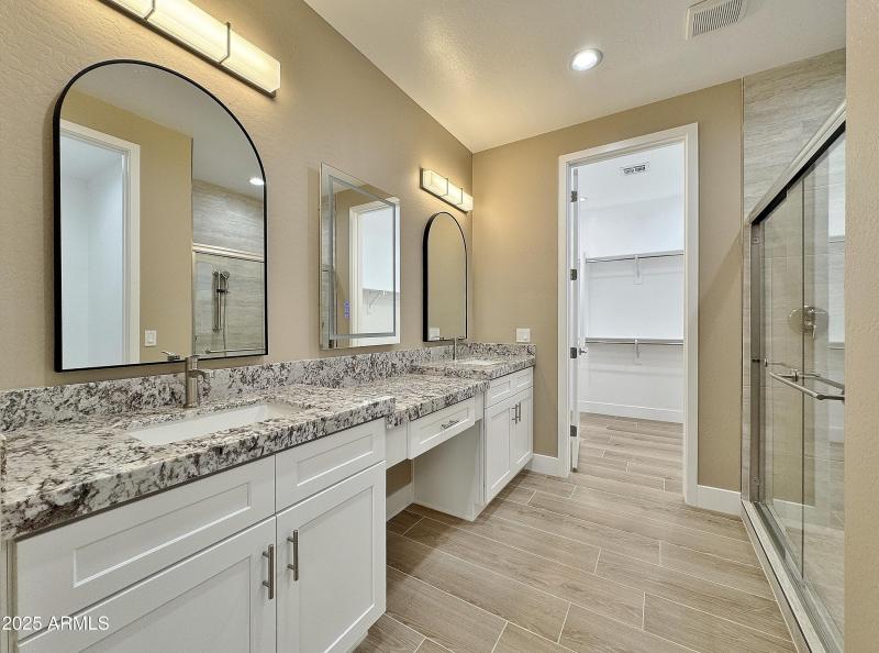 DBL Vanity Master Bath