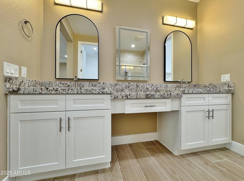 DBL Vanity Master Bath