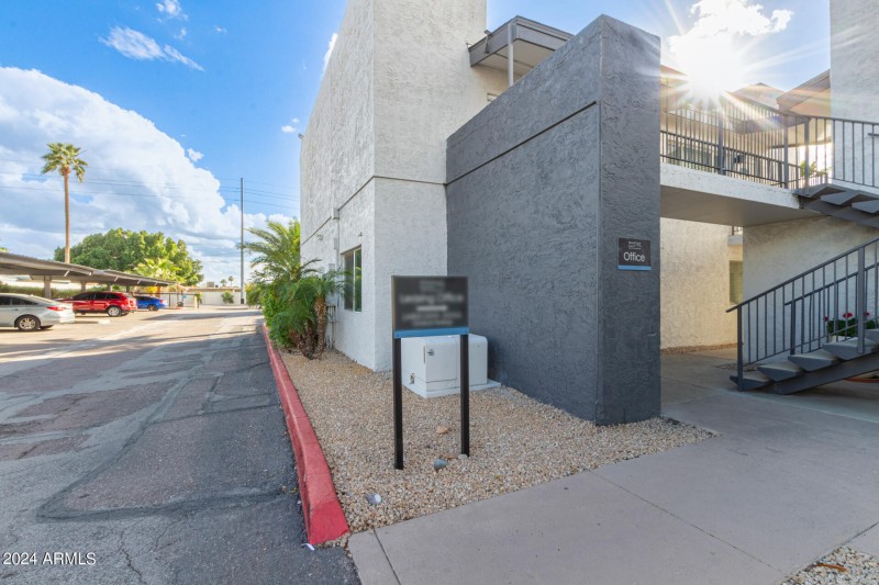 Leasing Office
