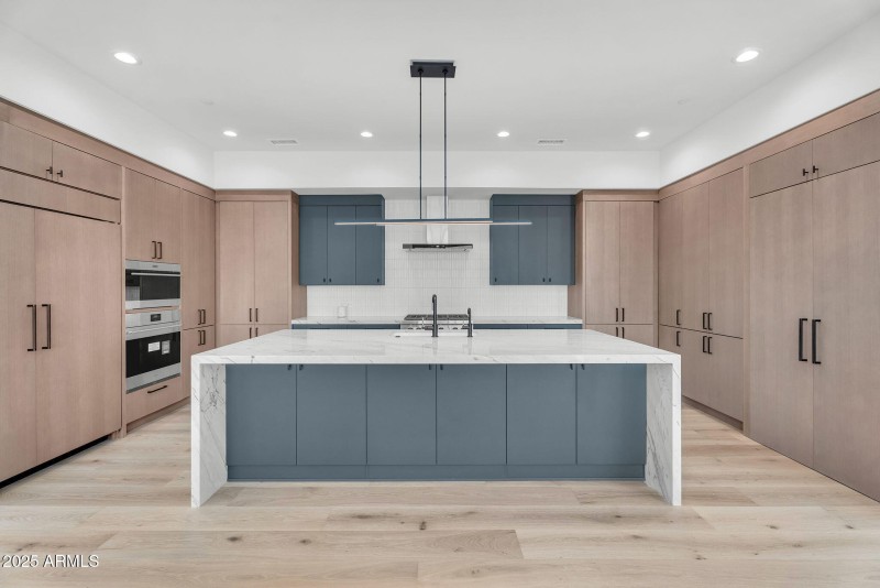 11-web-or-mls-North 39th-11