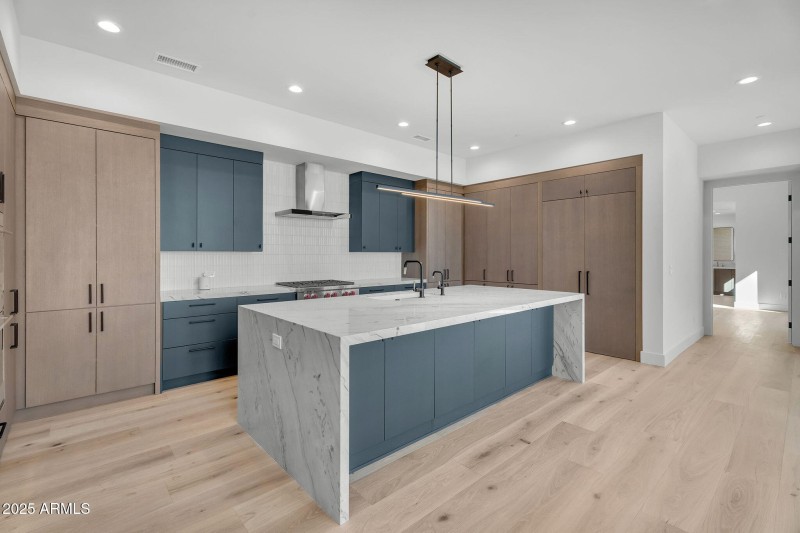 12-web-or-mls-North 39th-12