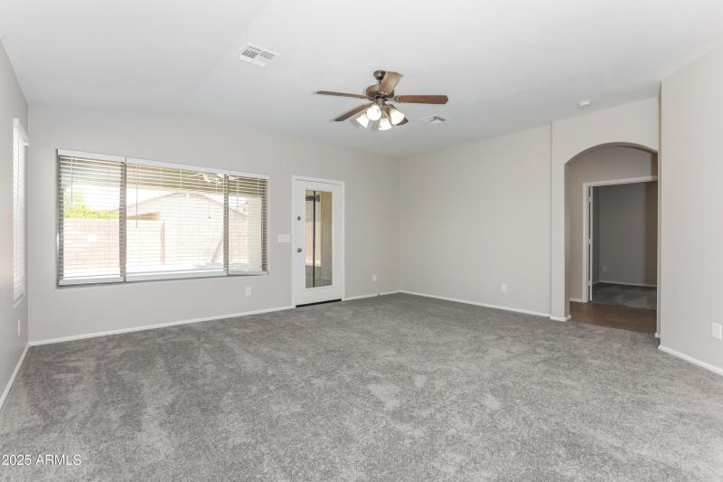1007764.42012 W COLBY DR - Living Room