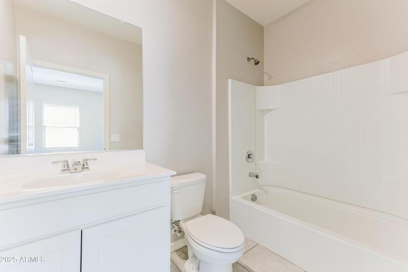 1009849.35226 W SANTA CLARA AVE - Bathro