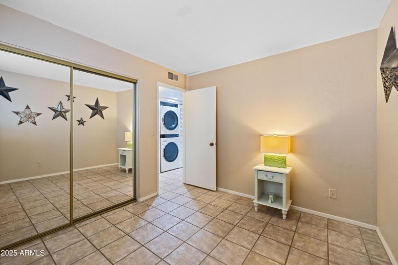 1761218658930_1761197042719ck1a8467