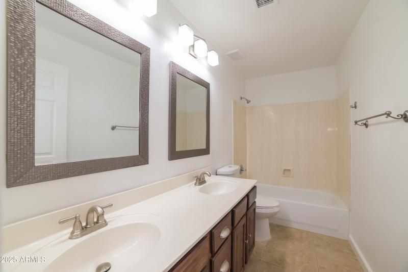 1013818.7856 W SAN MIGUEL AVE - Bathroom