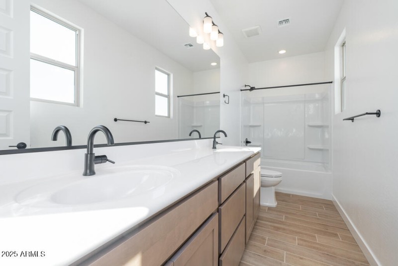 Tri Pointe Waterston Central 276 - Bathr