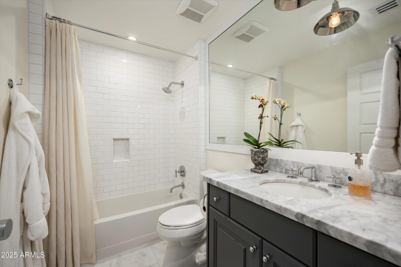 035_Guest Room Ensuite