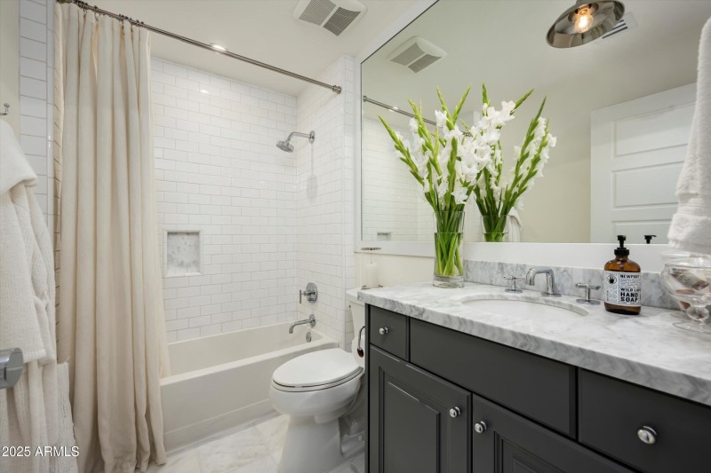 038_Guest Room Ensuite 2