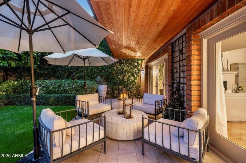 041_Twilight Covered Patio