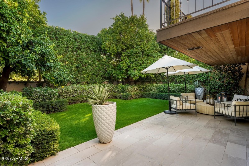 044_Twilight Covered Patio