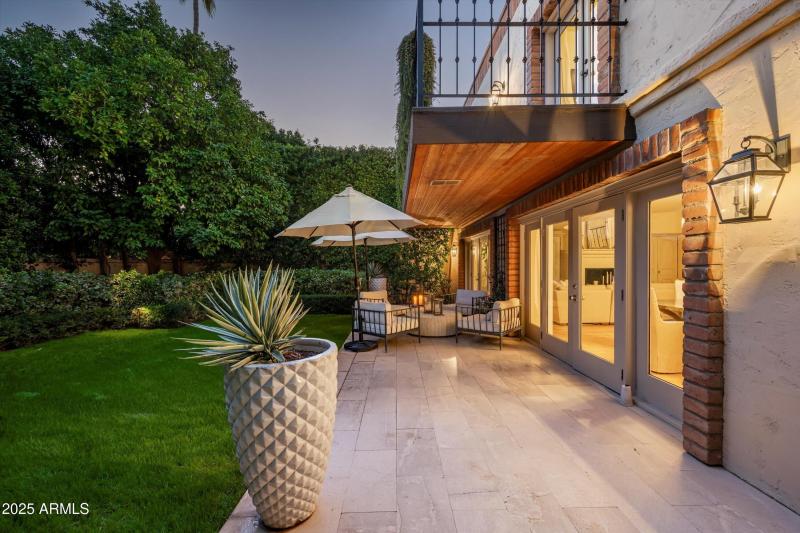 045_Twilight Covered Patio