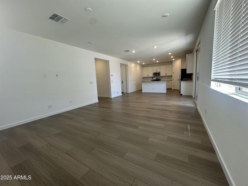 20250730_181748426_iOS