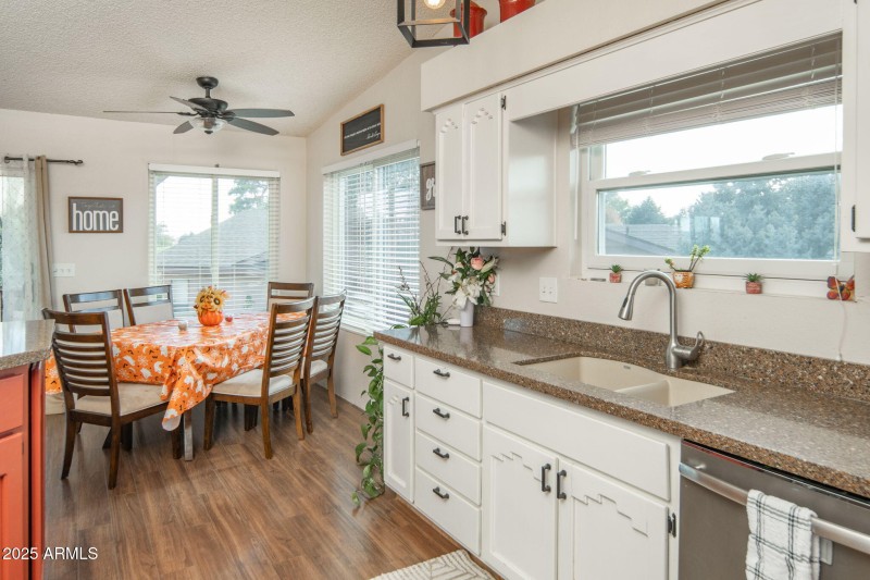 39-web-or-mls-1059-n-stirrup-high-dr-w