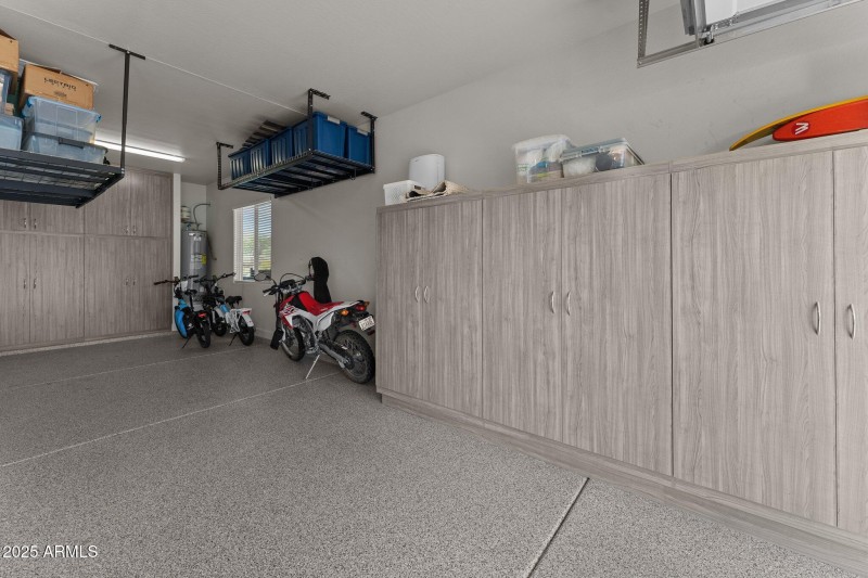 Epoxy floor and garage caninets