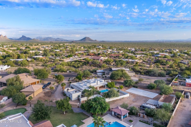 Spacious Private Lot