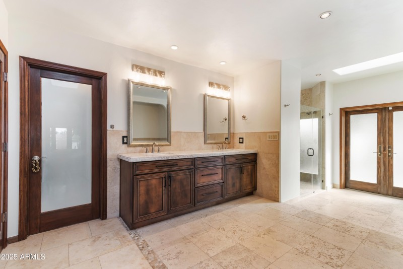 Primary Oversized Bath