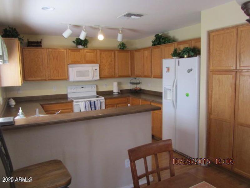 Kitchen - before photo