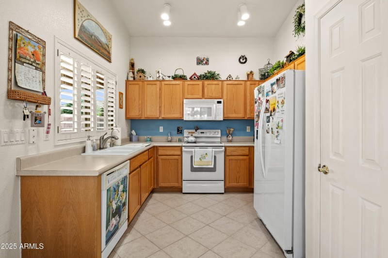 6347 S Pinaleno Pl-9