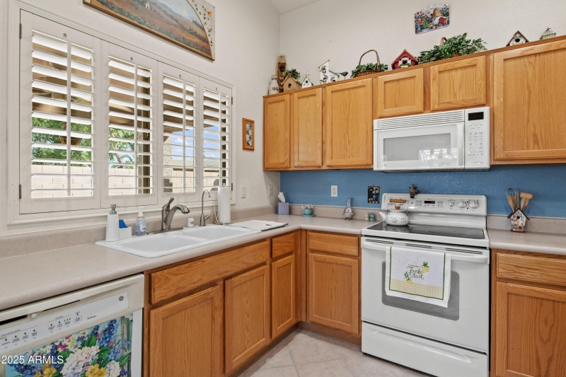 6347 S Pinaleno Pl-10