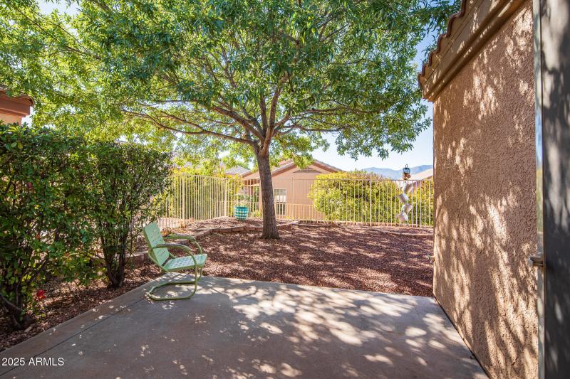 SIDE YARD
