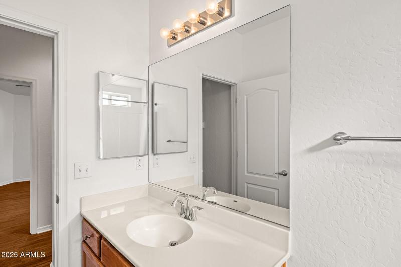 2ND BATHROOM