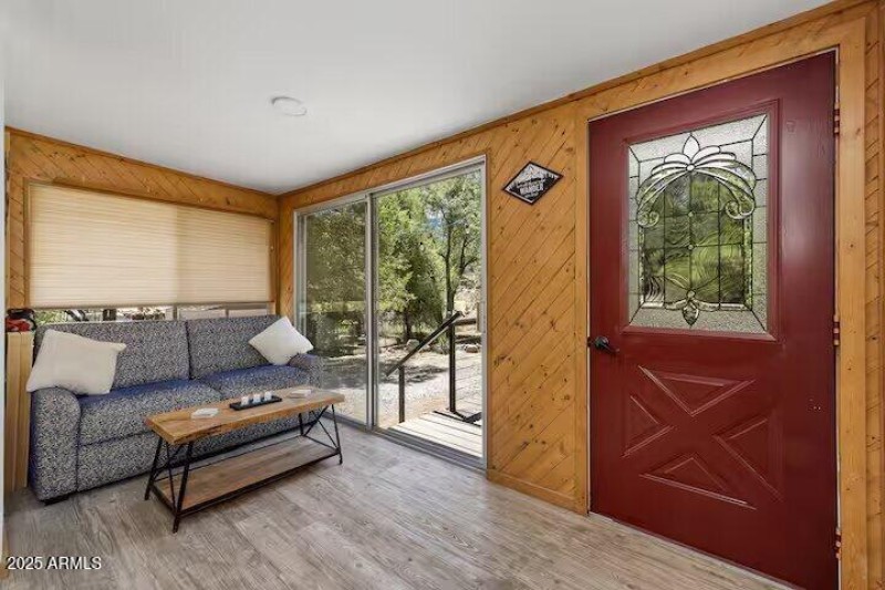 6353a0fd-f361-403d-a4c8-8d884664619b