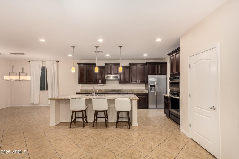 Kitchen with Breakfast Bar