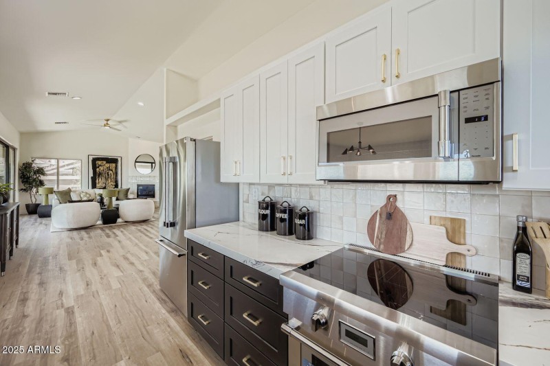 15731 Sycamore Dr - Web Quality - 010 -