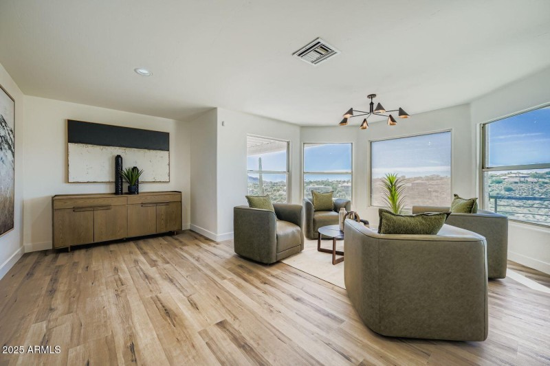 15731 Sycamore Dr - Web Quality - 020 -