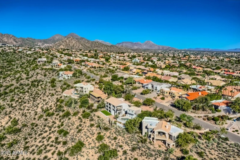 15731 Sycamore Dr - Web Quality - 005 -