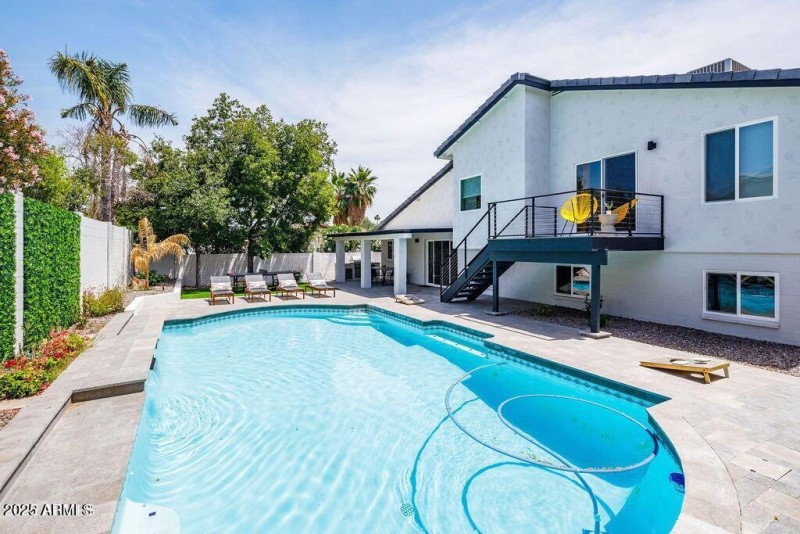 20221221191555454781000000-o