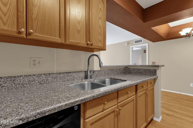 15-web-or-mls-10610-s-48th-st-1039