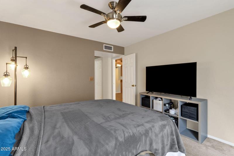 18-web-or-mls-10610-s-48th-st-1039