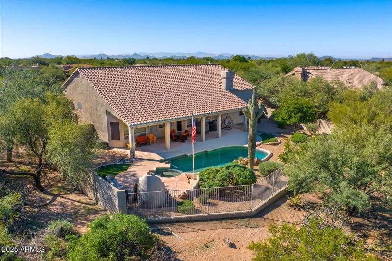Fantastic secluded backyard