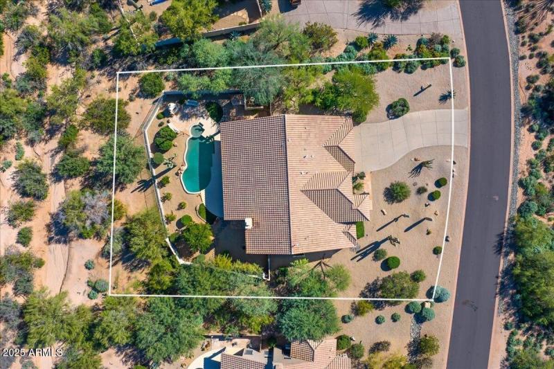 Top down view - approx lot lines