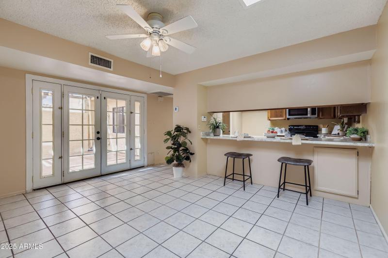 Dining room with breakfast bar