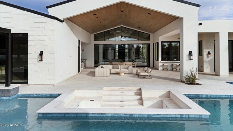 Pool/Patio