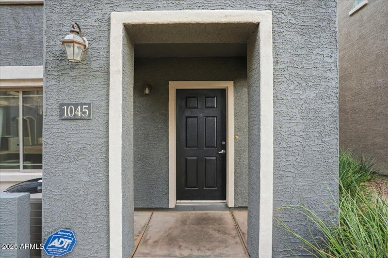 04-Front entry