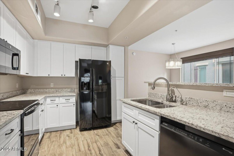 14-Kitchen
