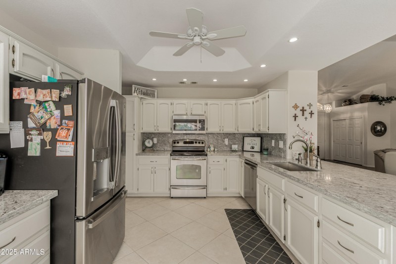 Navarro kitchen full on