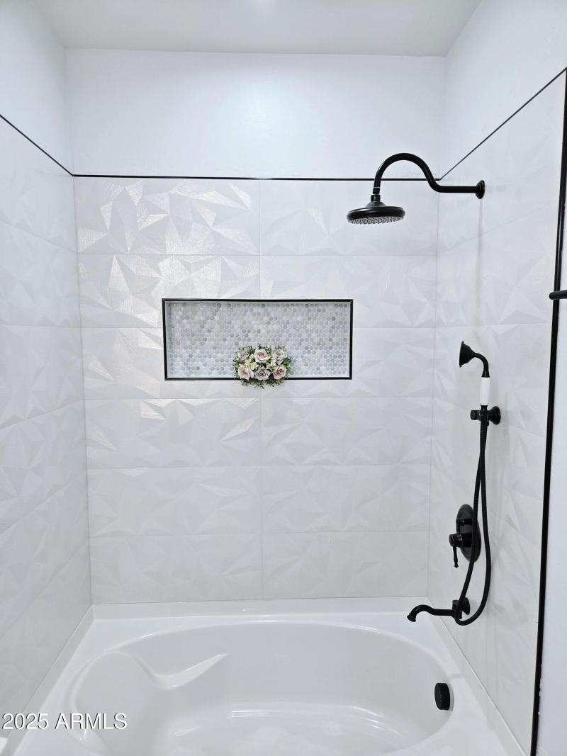 Hall Tub & Shower