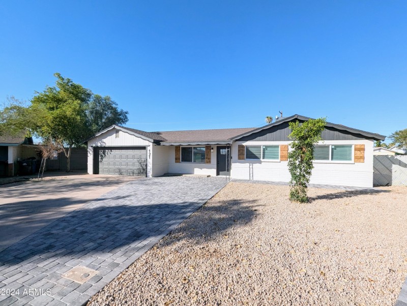 121 N FLINT CIR