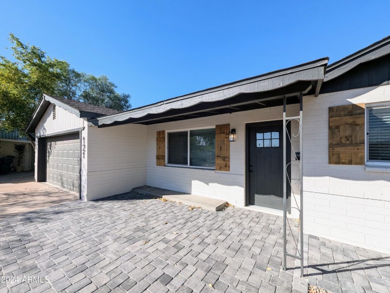 121 N FLINT CIR