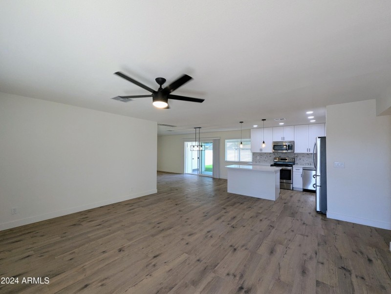 121 N FLINT CIR