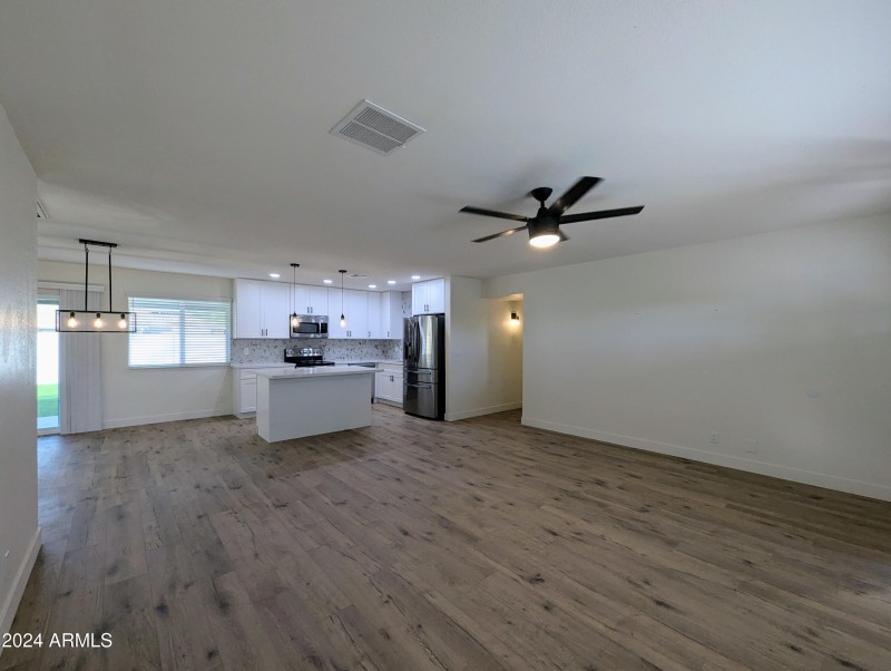 121 N FLINT CIR