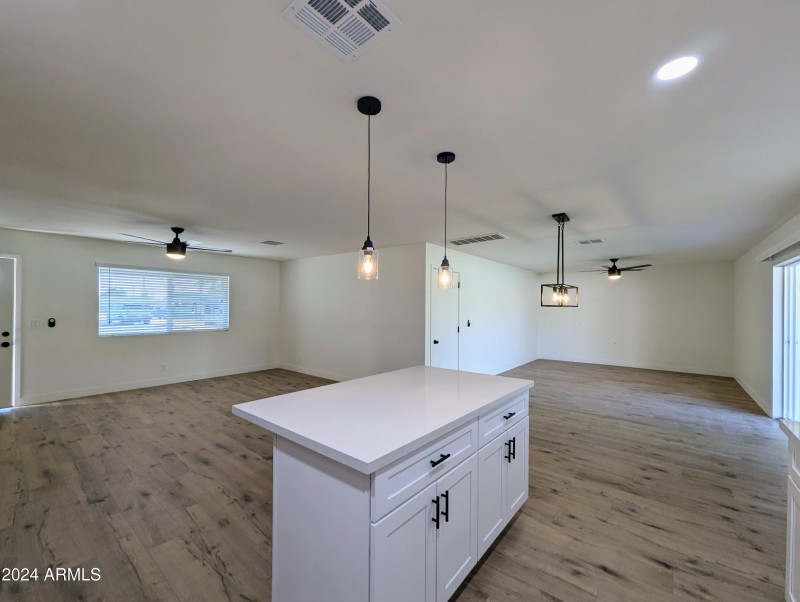 121 N FLINT CIR